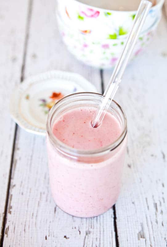 Strawberries and Cream Smoothie: A Wholesome Hug in a Glass